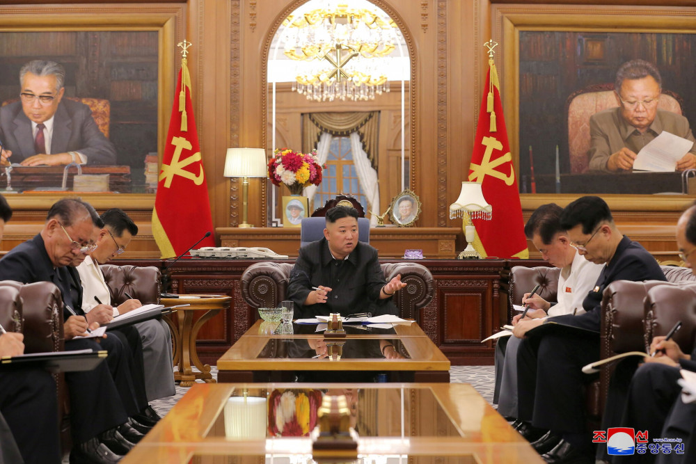 Ким Чен Ын заявил: «K-pop - это злокачественная опухоль для северокорейской молодежи»