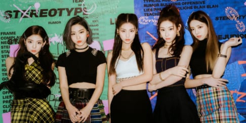 ITZY, Chaeryeong, Yeji, Lia, Ryujin, Yuna