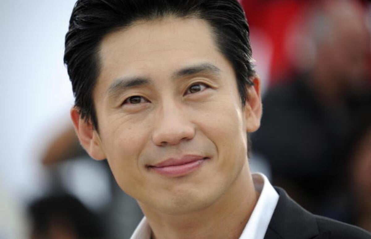 Shin Ha Kyun In Talks To Play Lead In New Drama Beyond The Memory Allkpop