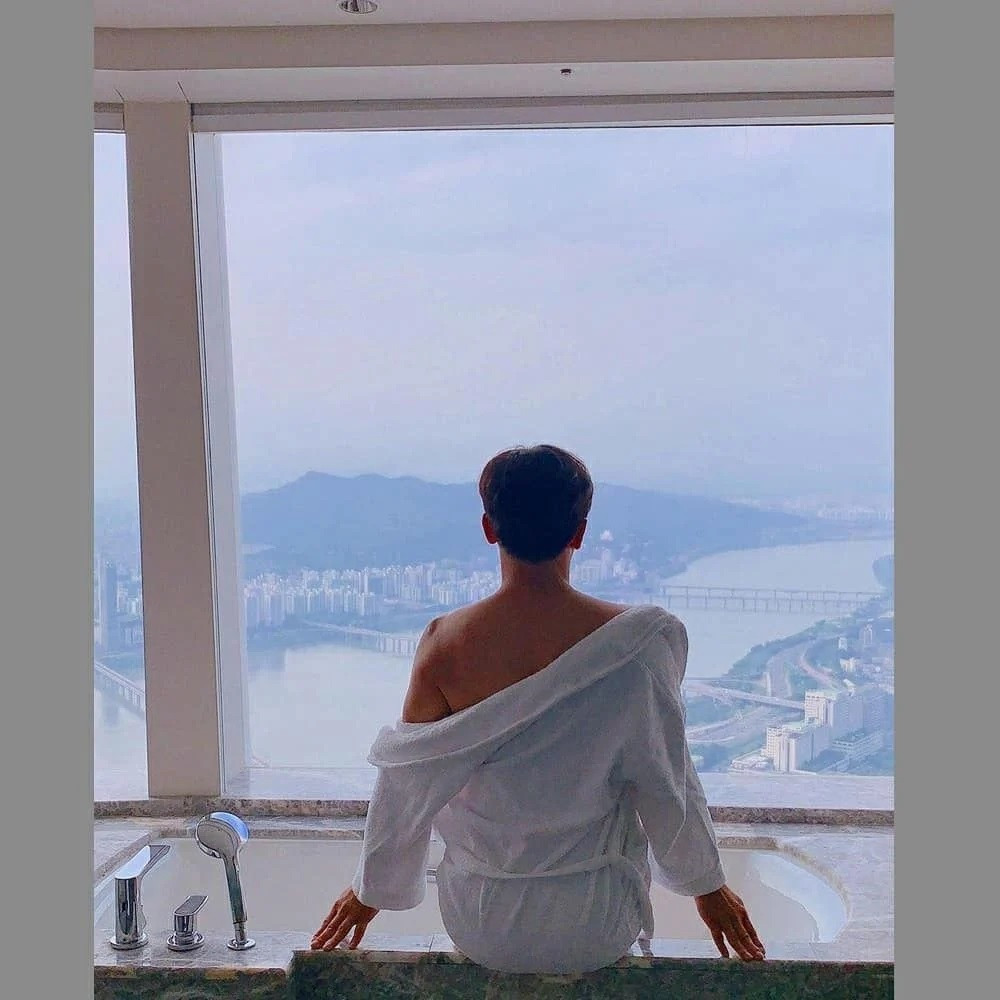 Пародия Ю Се Юна на Instagram-блогеров рассмешила нетизенов