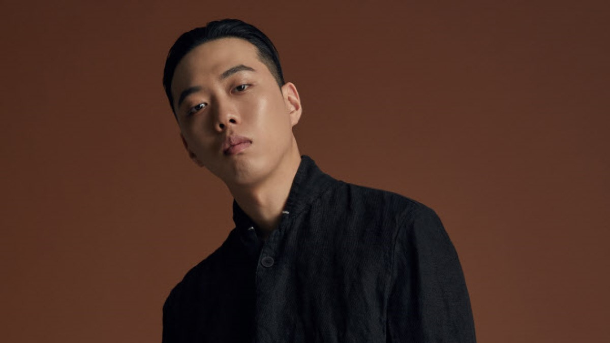 Bewhy khh. Bewhy корейский рэпер. Bewhy. Bewhy. Bewhy side by side ost sweet home обложка.