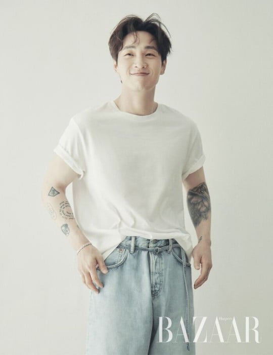 Ли Сок Хун из SG Wannabe показал татуировки в фотосессии для 'Harper's Bazaar'