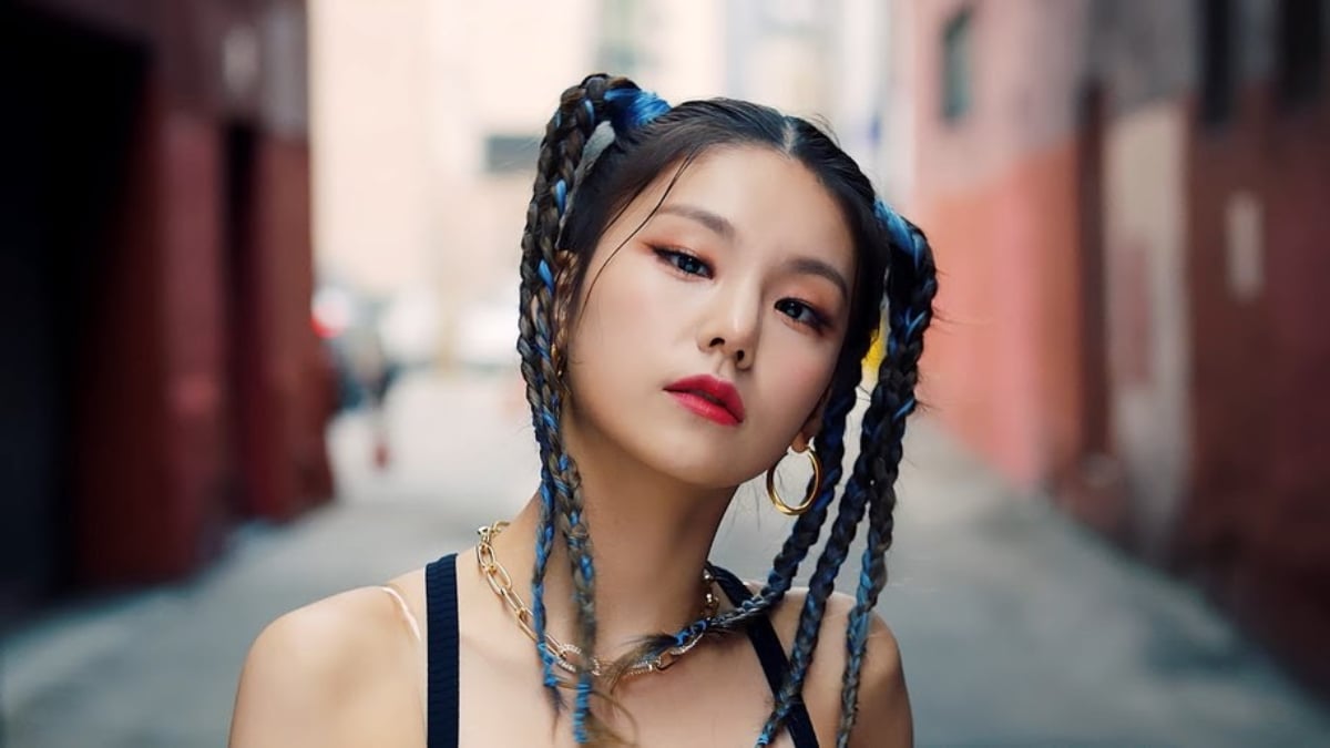 4. ITZY's Yeji - wide 1