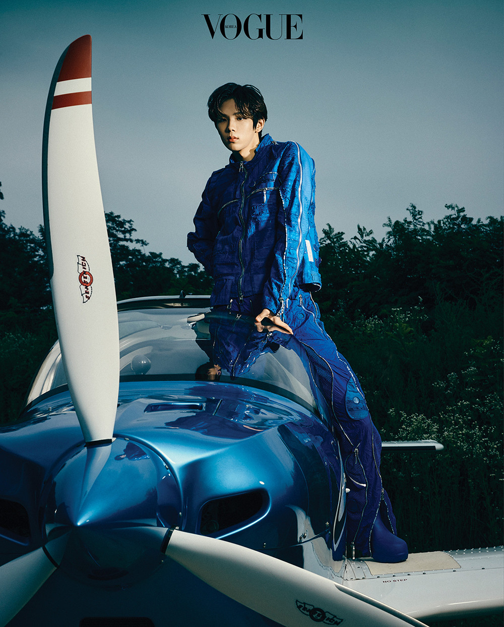 Шотаро из NCT в своей первой одиночной фотосессии для журнала 'Vogue'