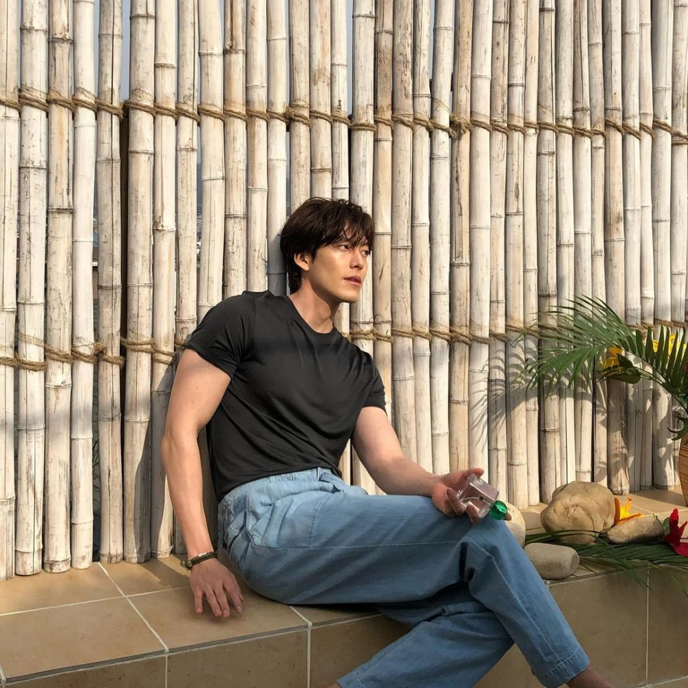 Kim Woo Bin shows support for EXO member D.O.'s first solo mini-album