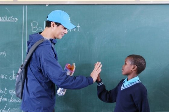 Чо Ин Сон пожертвовал 500 млн вон на строительство школы в Танзании