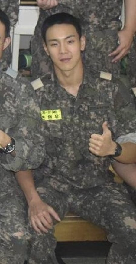 MONSTA X's Shownu spotted in his first photo at the basic military