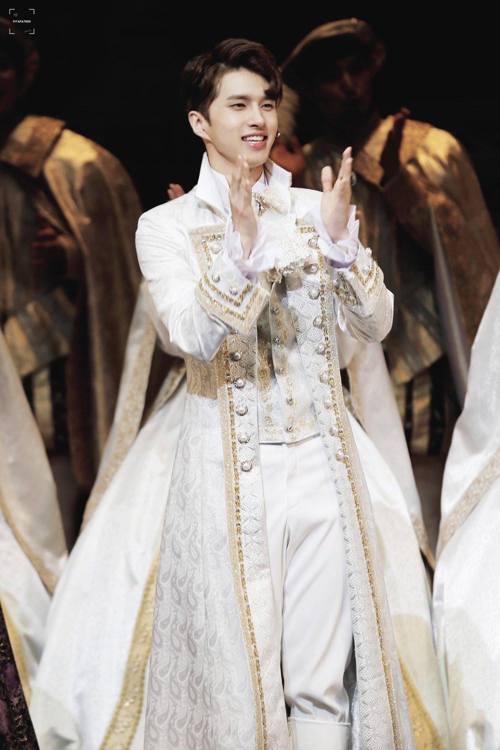 Moments where VIXX's KEN looked like a real-life Disney Prince | allkpop