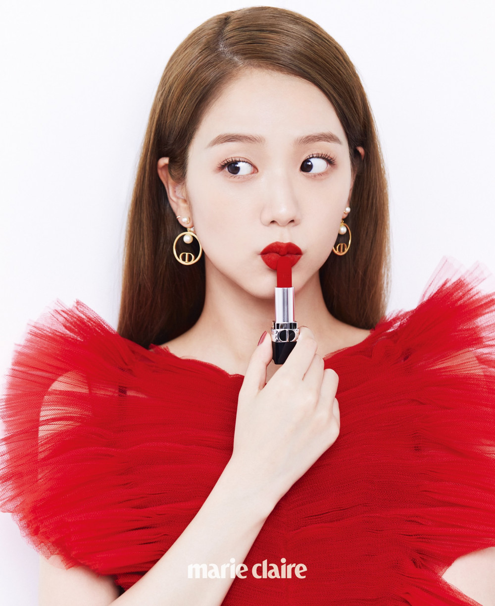 Джису (BLACKPINK) в фотосессии для Marie Claire