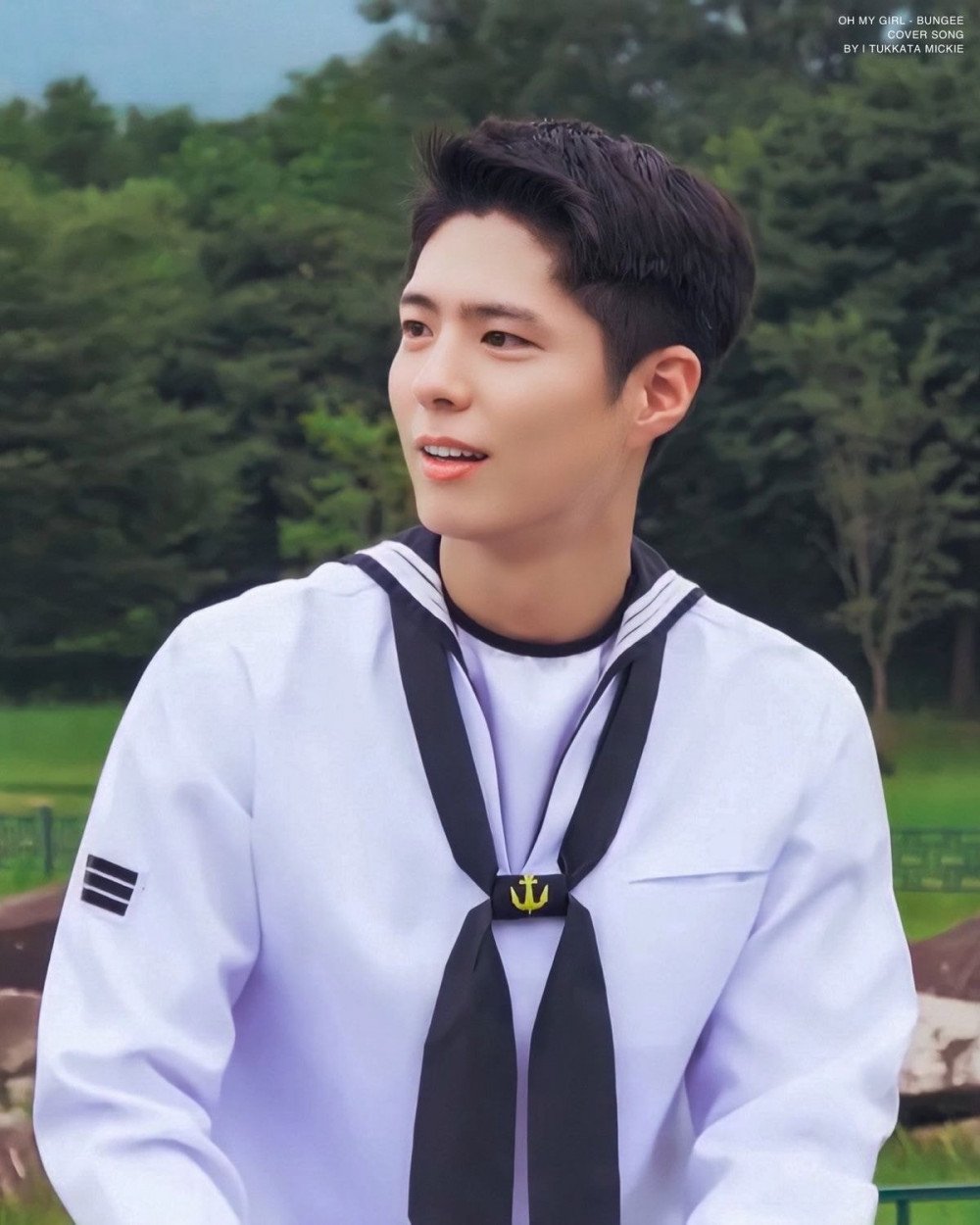 Park Bo Gum draws attention as the handsome keyboardist in the ROK Navy's  promotion squad, doing a cover of Oh My Girl's 'Bungee