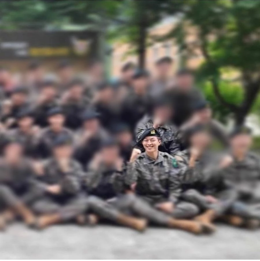 В сети появились армейские фото Чан Ки Ёна