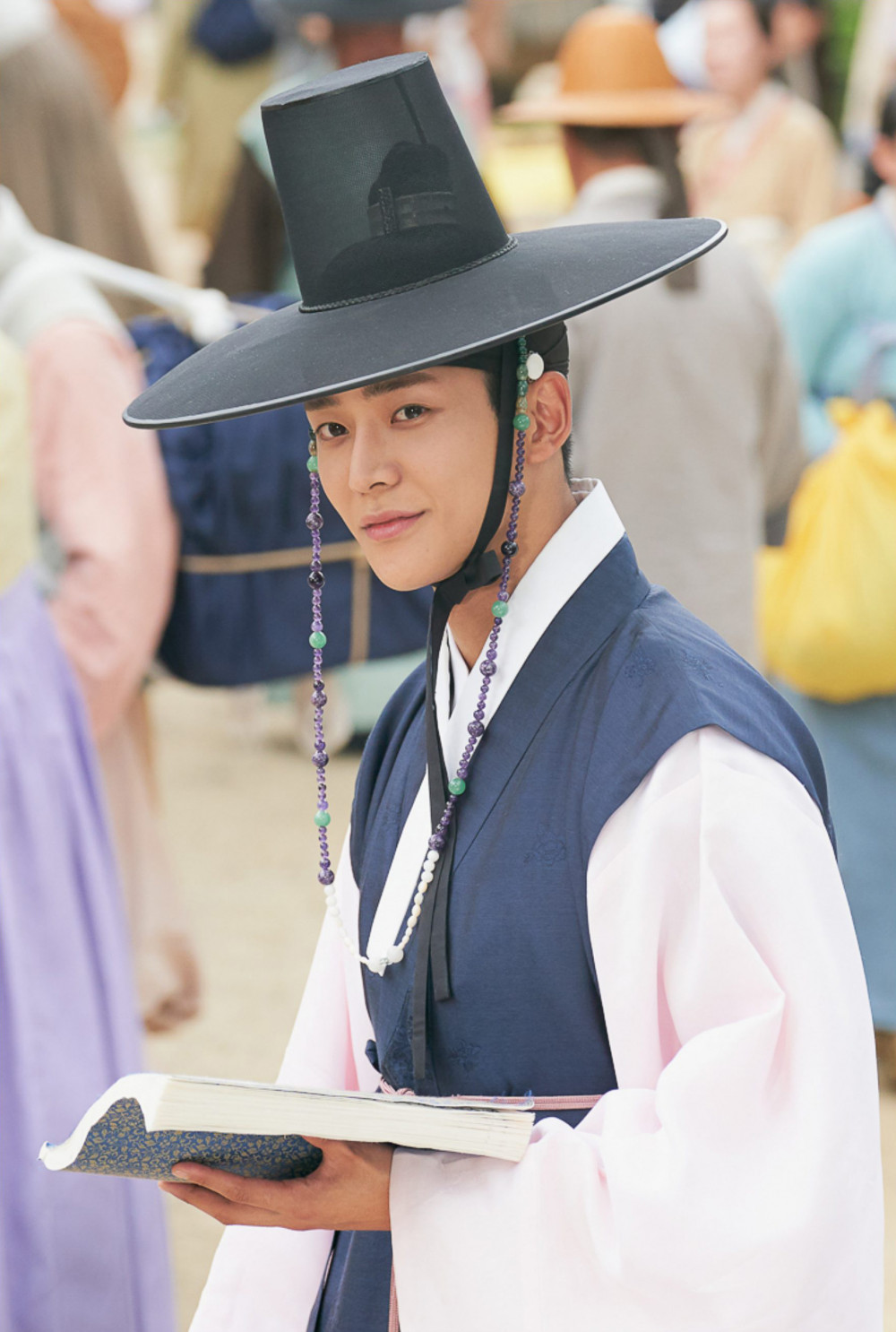 Check out first still cuts of SF9&#39;s Rowoon &amp; Park Eun Bin for new KBS2  historical romance &#39;The King&#39;s Affection&#39; | allkpop