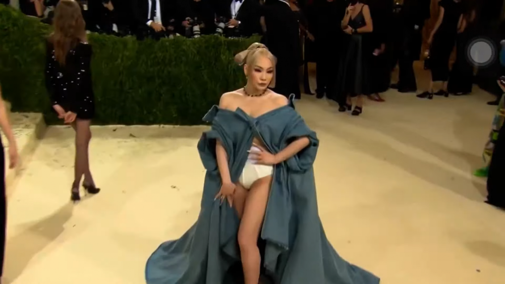 Реакция корейских нетизенов на образ CL на Met Gala