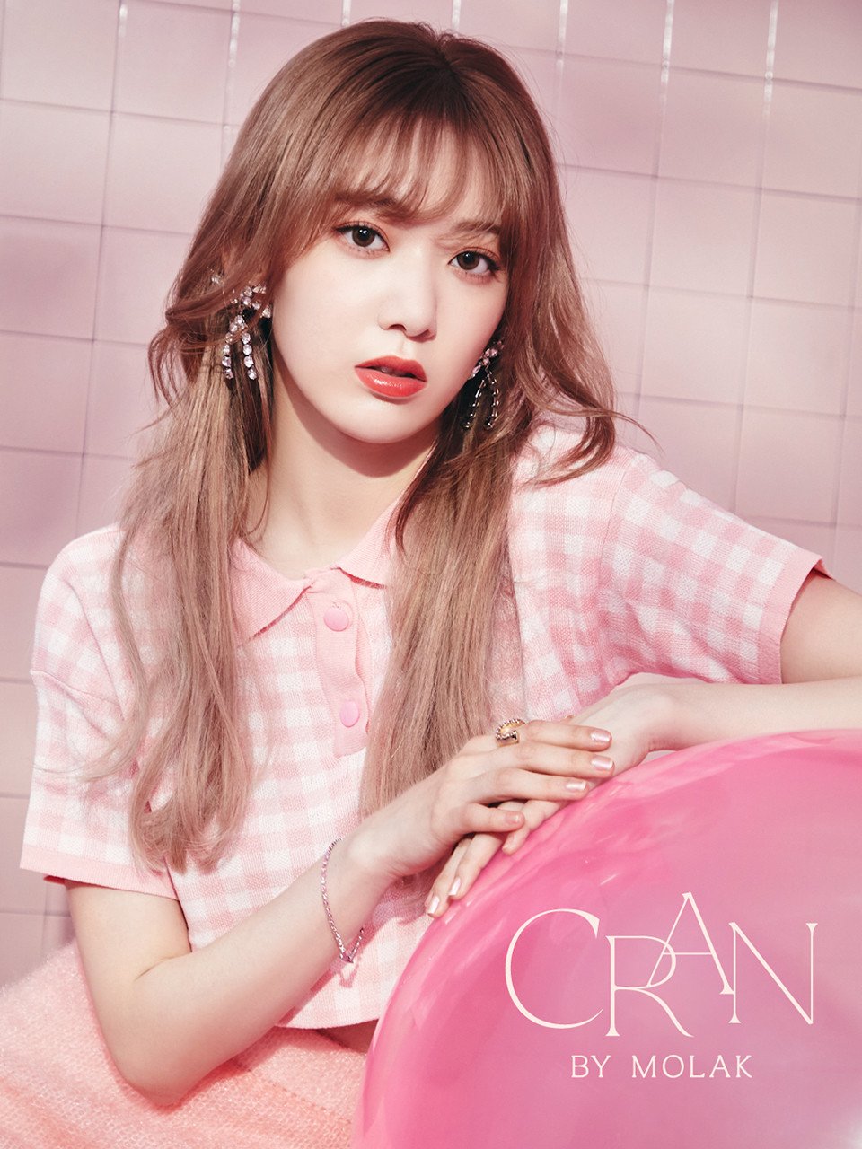 Miyawaki Sakura teases the launch of her very own cosmetic brand
