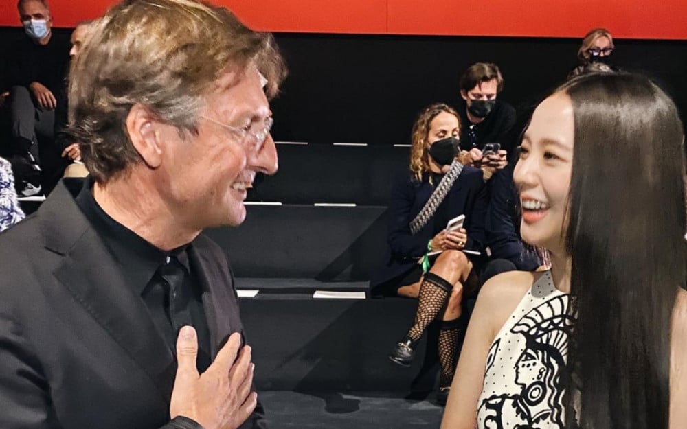 Dior CEO jokes 'If YG fires her, I'll take her' after running into