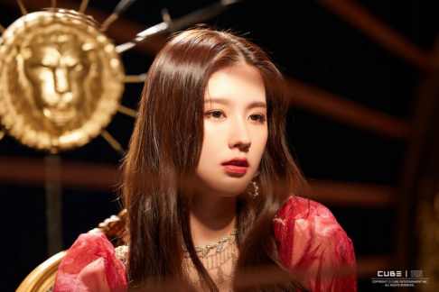 (G)I-DLE, Miyeon