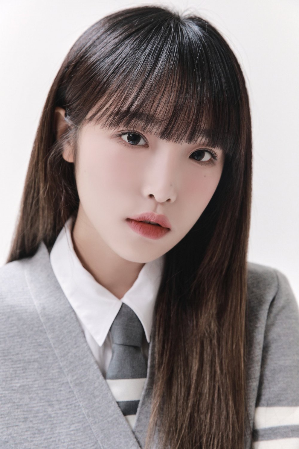 Choi Ye Na shares radiant new profile photos ahead of her solo debut ...