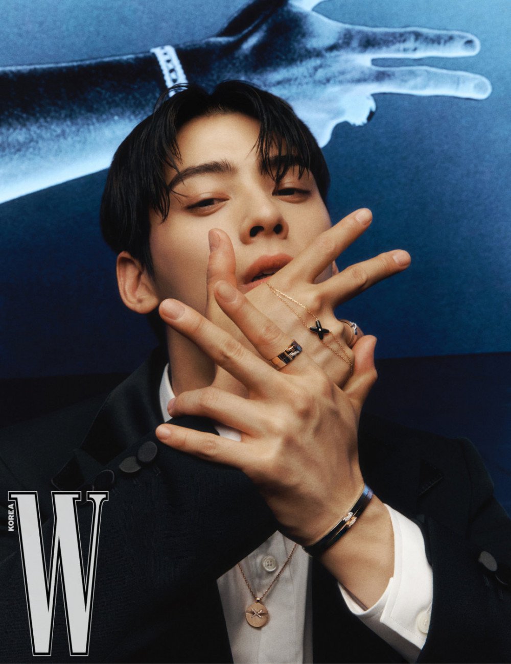 Astro's Cha Eun-woo Suits Up for Chaumet Pop-up Opening in Seoul -  Essentials
