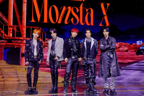 MONSTA X