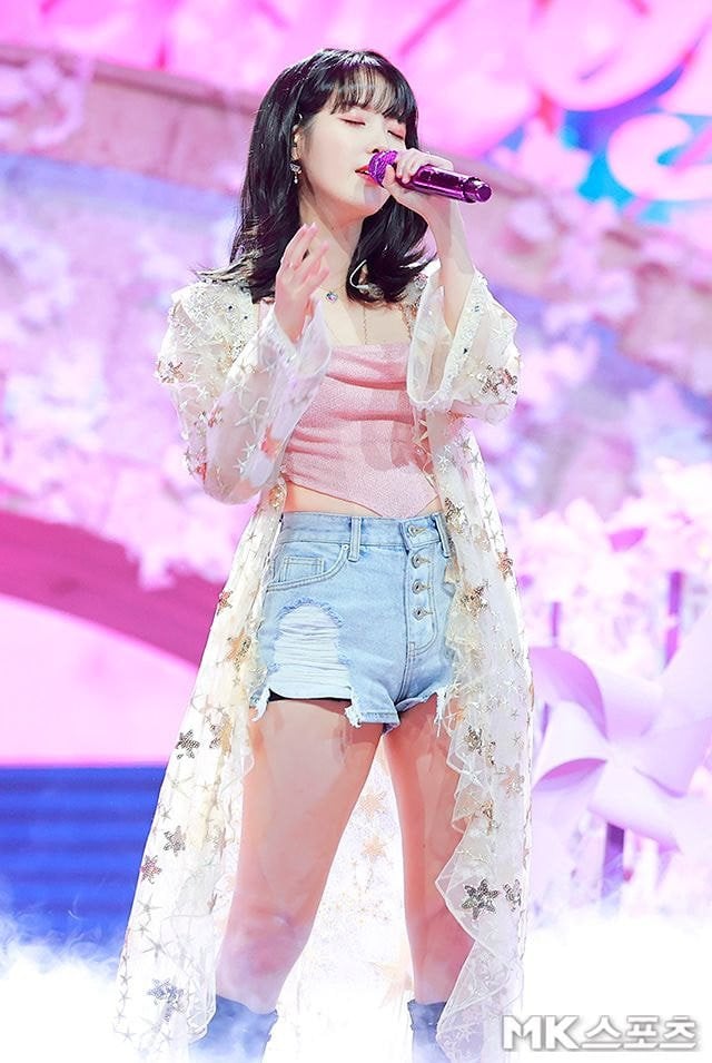 Нетизены голосуют за любимый наряд Айю на 'Melon Music Awards 2021'