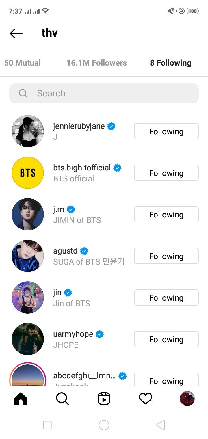 Ви из BTS случайно подписался на Дженни из BLACKPINK в Instagram