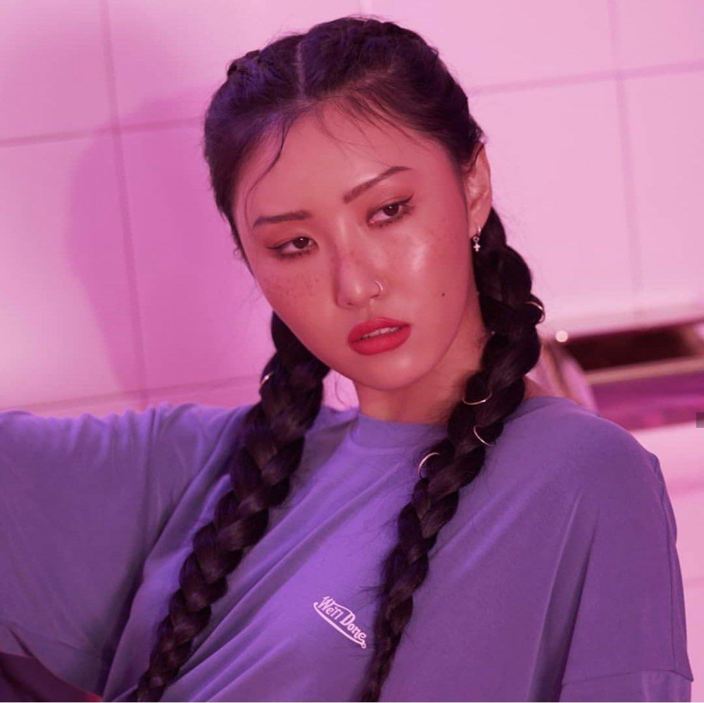 Mamamoos Hwasa got a new hair cut