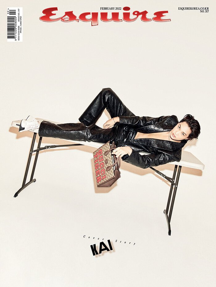 Кай появился на обложке журнала «Esquire Korea» демонстрируя новую коллекцию Gucci Tiger