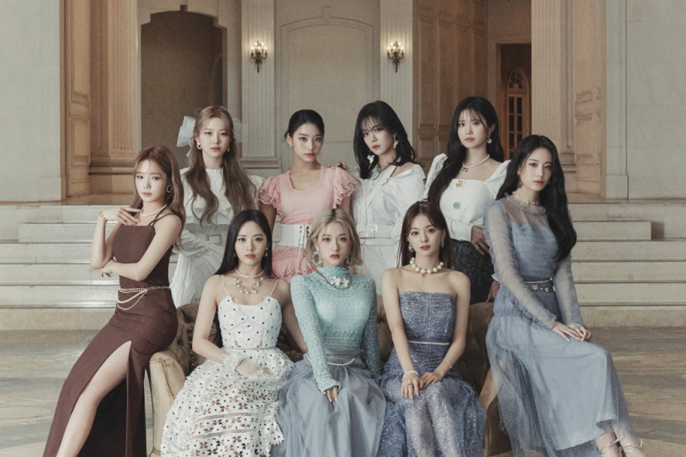 1642920653-fromis-9-midnight-guest-teaser-before-midnight-all-group.png