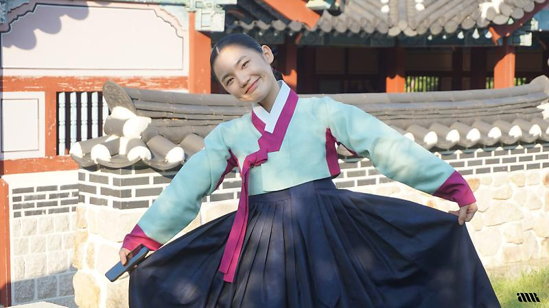 Актриса Ли Ын Сэм удивила зрителей своими разными образами в дорамах «Мы все мертвы» и «Красный манжет рукава»