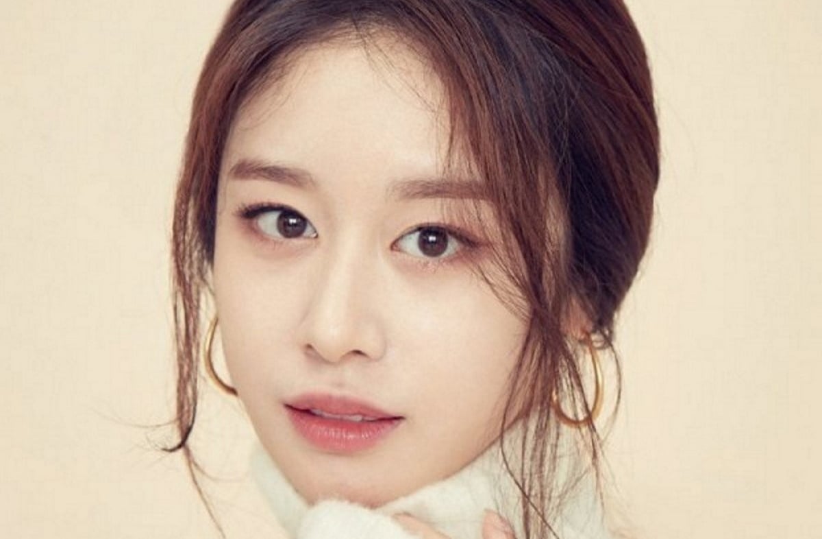 BREAKING] T-ara's Jiyeon announces her marriage to professional baseball  player Hwang Jae Gyun | allkpop
