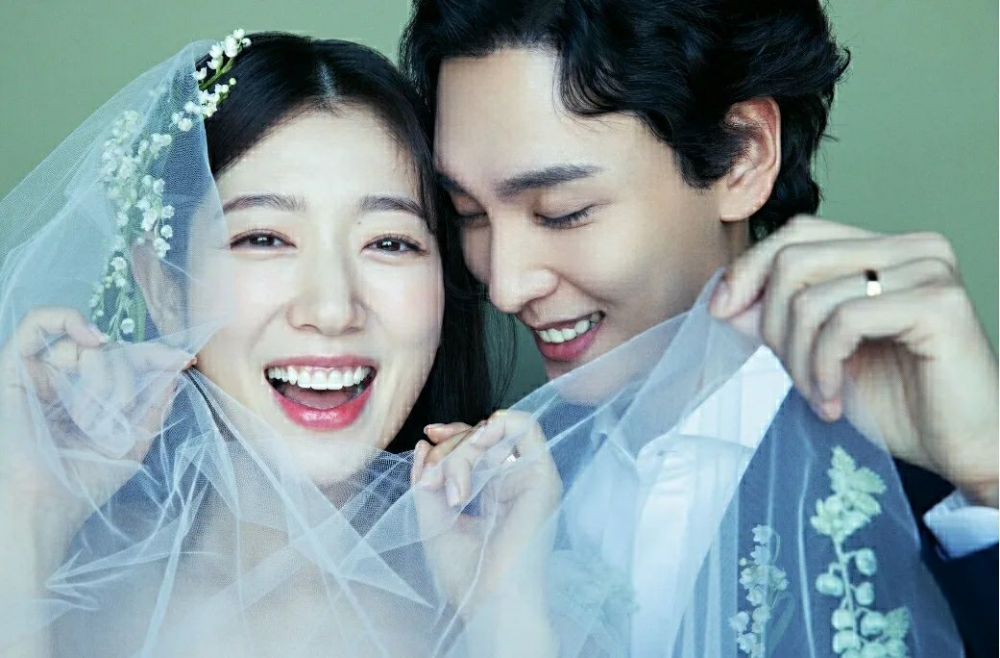 More beautiful Park Shin Hye and Choi Tae Joon wedding photos revealed