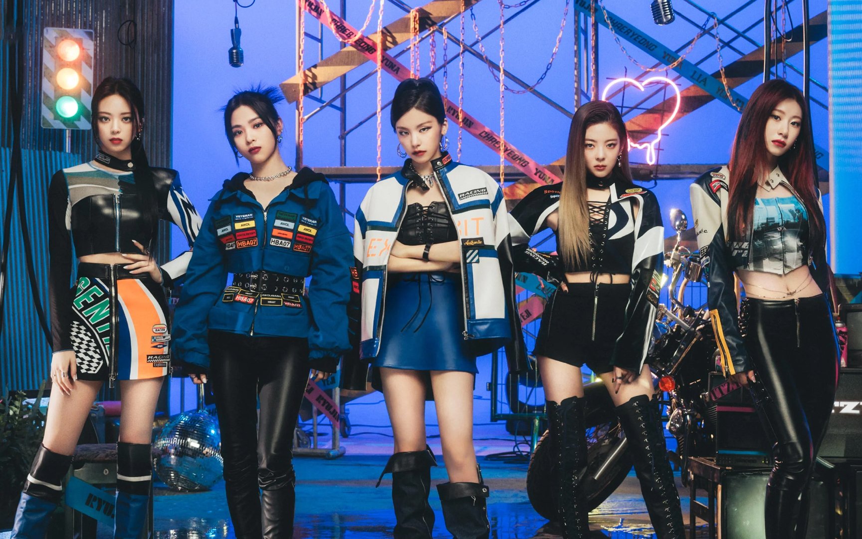 ITZY is bringing the girl crush look to Japan with the first Japanese single 'Voltage' | allkpop