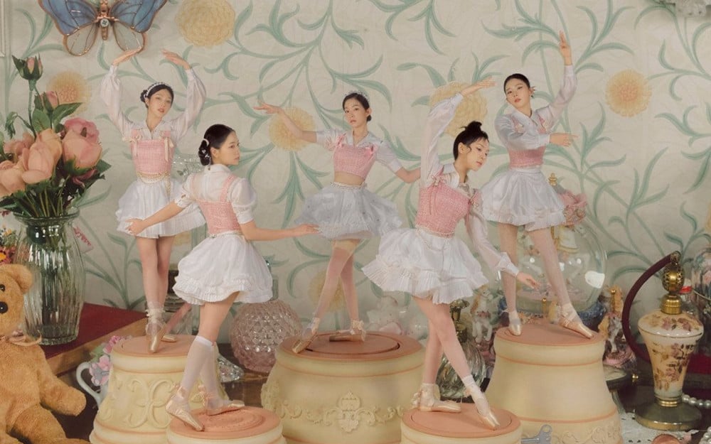 Fans can't get enough of Red Velvet's fantastic concepts for 'The ReVe