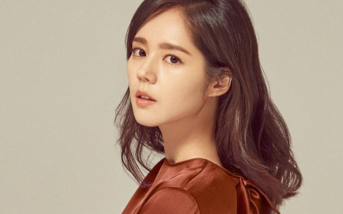 Han Ga In