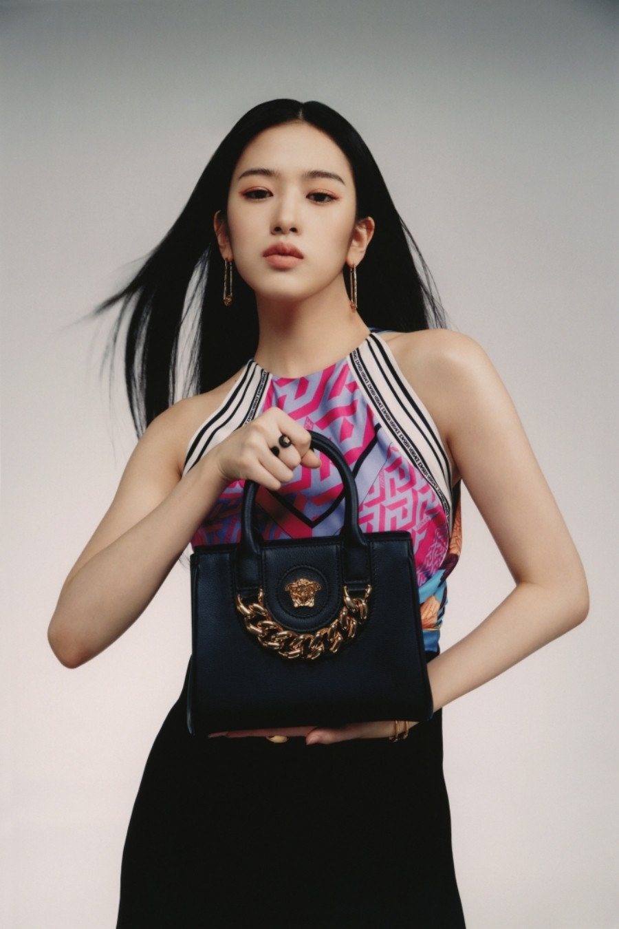 IVE's Yujin joins 'Versace's global 2022 spring/summer campaign