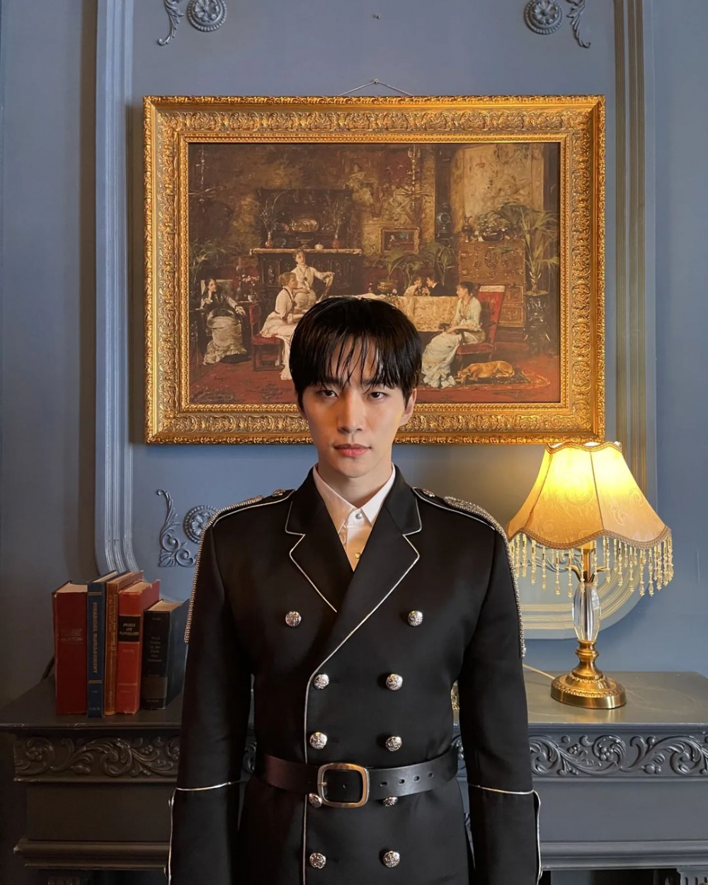 Королевский образ Чуно из 2PM в рекламе вебтуна "Сирена"