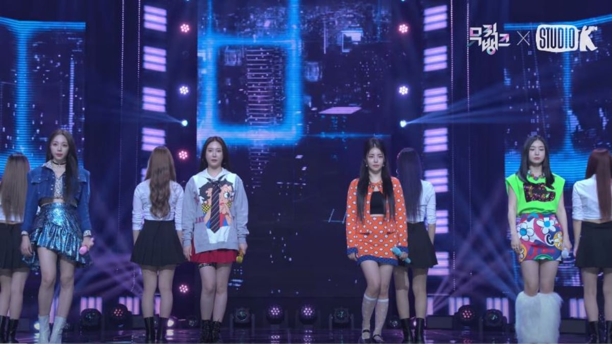 Netizens are at loss for words after seeing Brave Girls' outdated stage ...