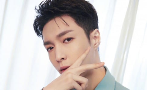 EXO, Lay