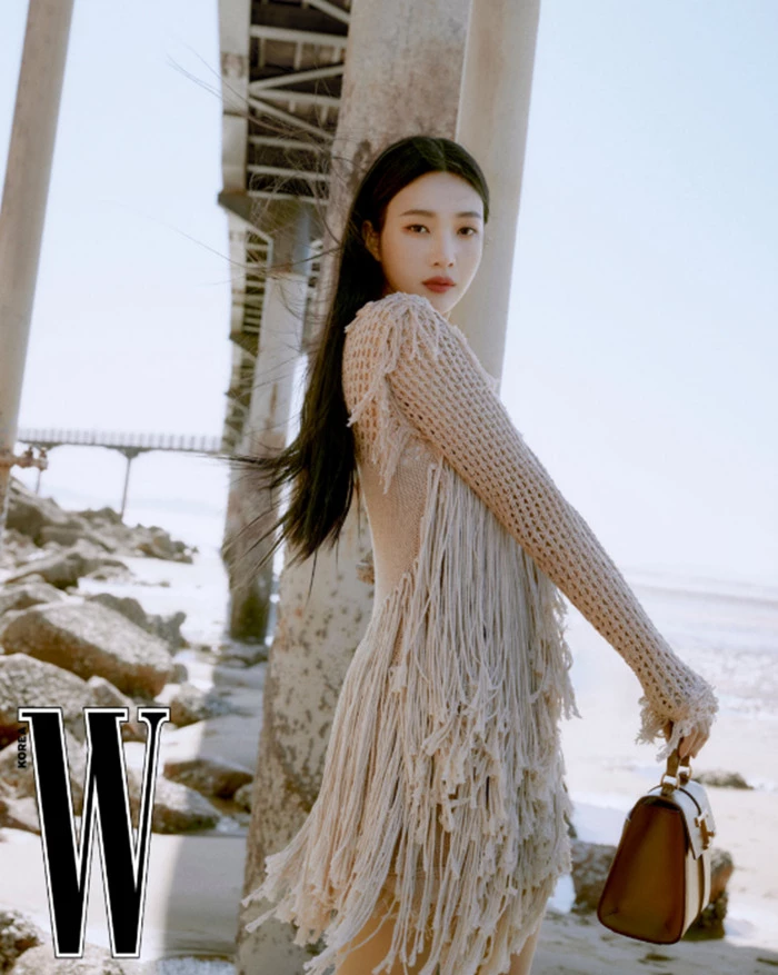 Джой из Red Velvet в летней фотосессии для журнала W Korea