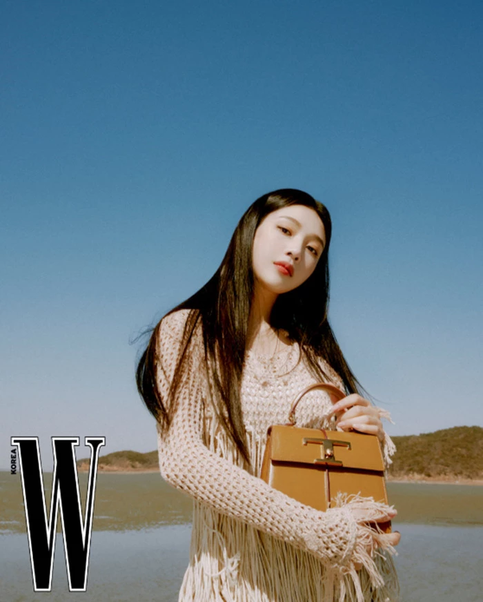 Джой из Red Velvet в летней фотосессии для журнала W Korea