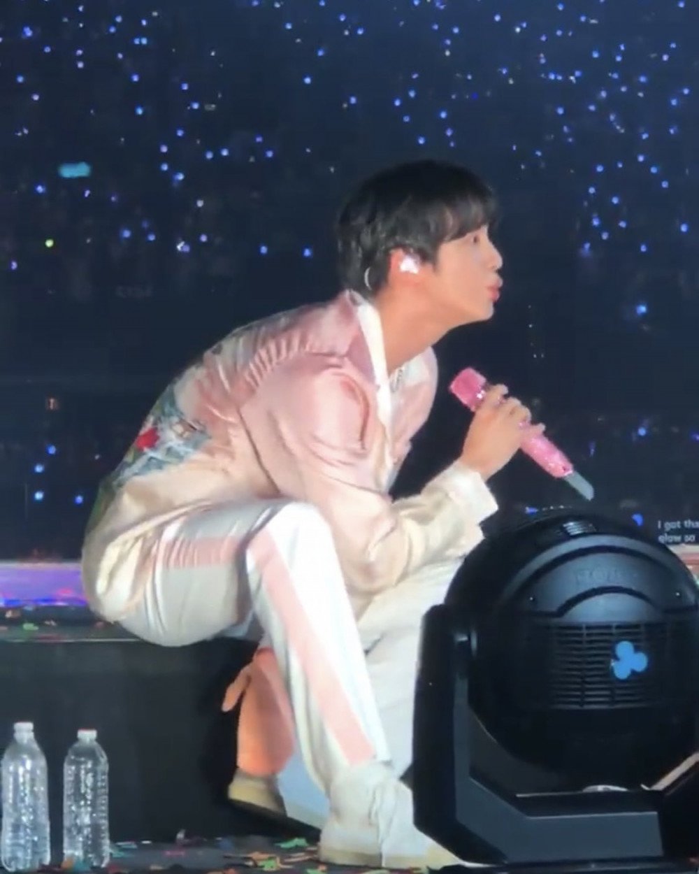 Knetz give #Jin a new nickname of Human Peach after #BTS's concert in Las  Vegas