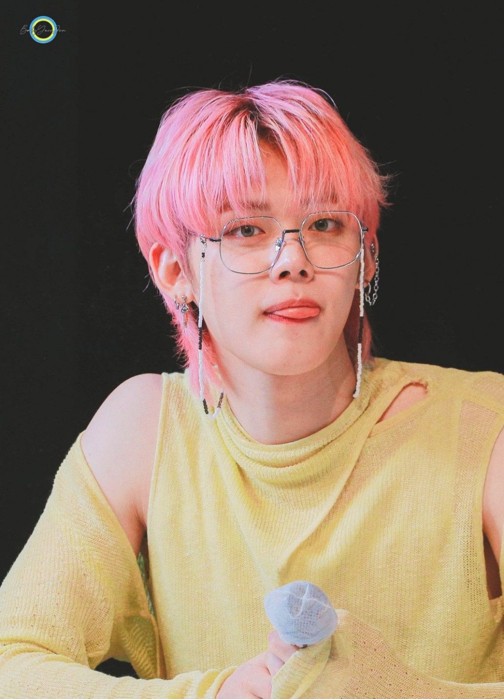 Male Idols Who Look Cute in Pink Hair | allkpop