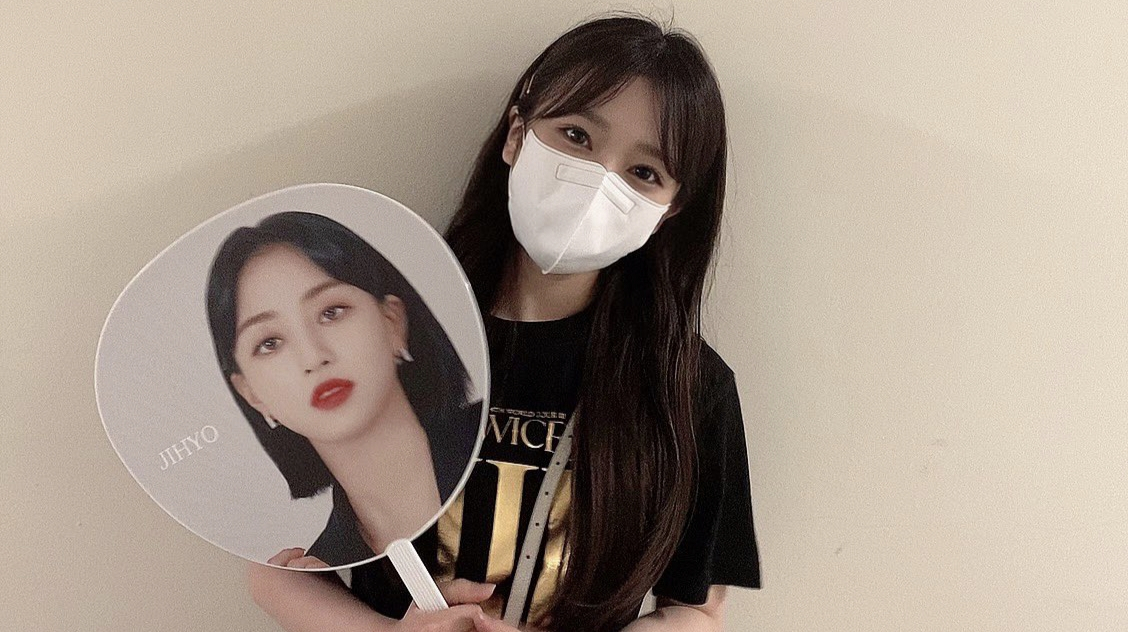 Former IZ*ONE member Yabuki Nako attends TWICE's concert in Japan