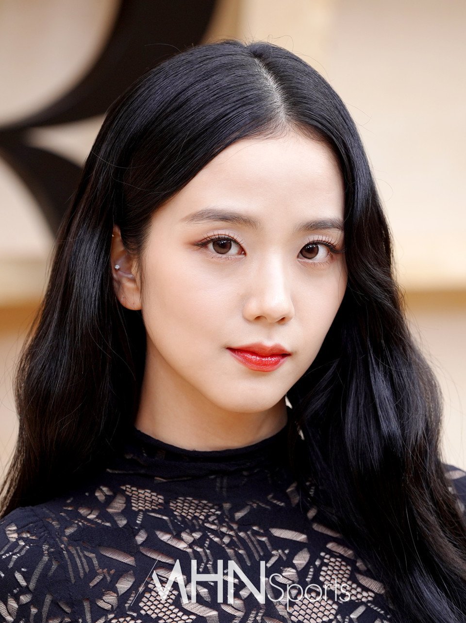 5 Dior Korea ambassadors stun at Dior's Fall 2022 show in Seoul