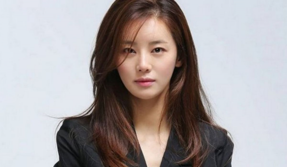 Актриса из "Брачной лирики" Ли Га Рён призналась, что на самом деле ей 43, а не 35 лет