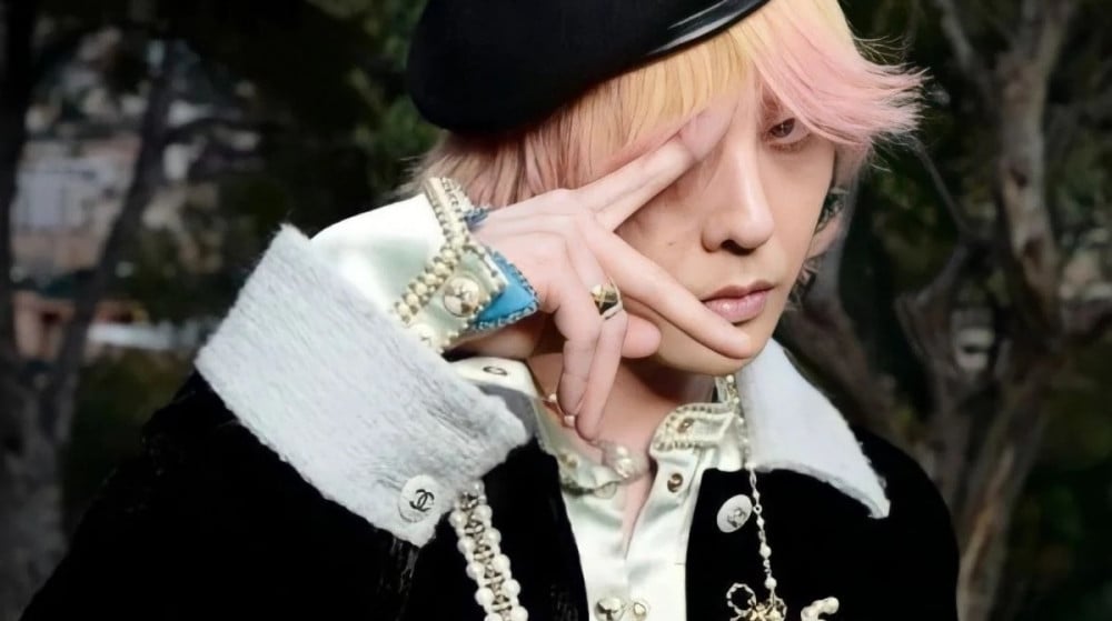 G-Dragon в официальном наряде от Chanel привел нетизенов в восторг
