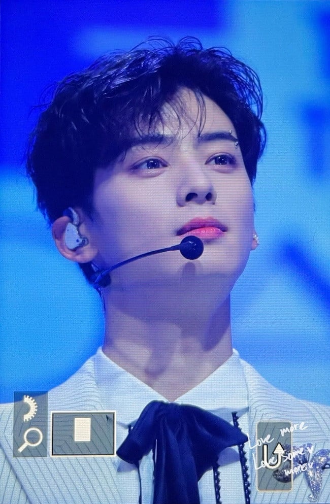 hourly eunwoo on X: wet hair cha eunwoo 😳  / X