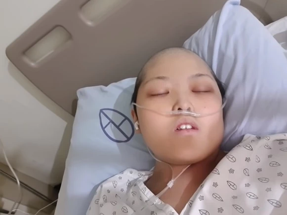 Ютубер, борющаяся с раком, попрощалась со своими поклонниками и загрузила свой последний видеоблог