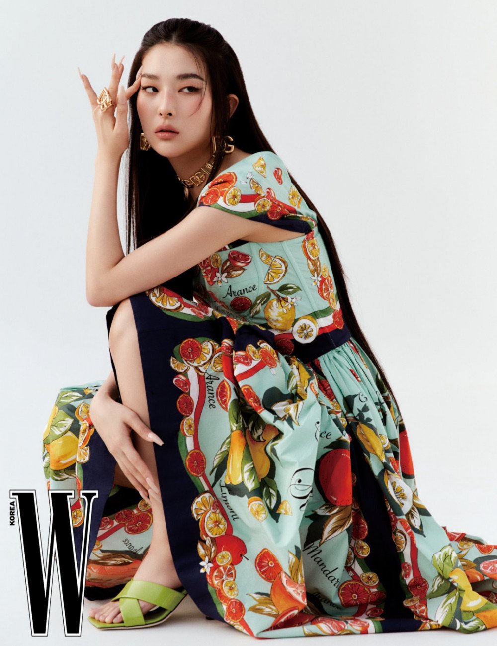 Стильная фотосессия Сыльги (Red Velvet) для журнала «W Korea»