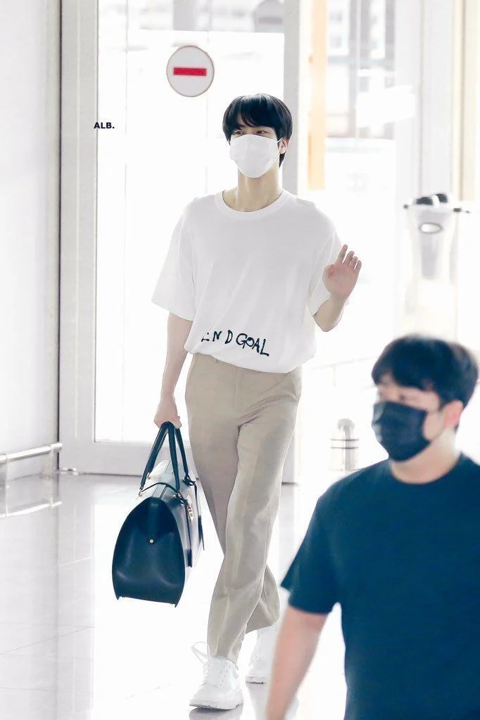 airport jin white shirt